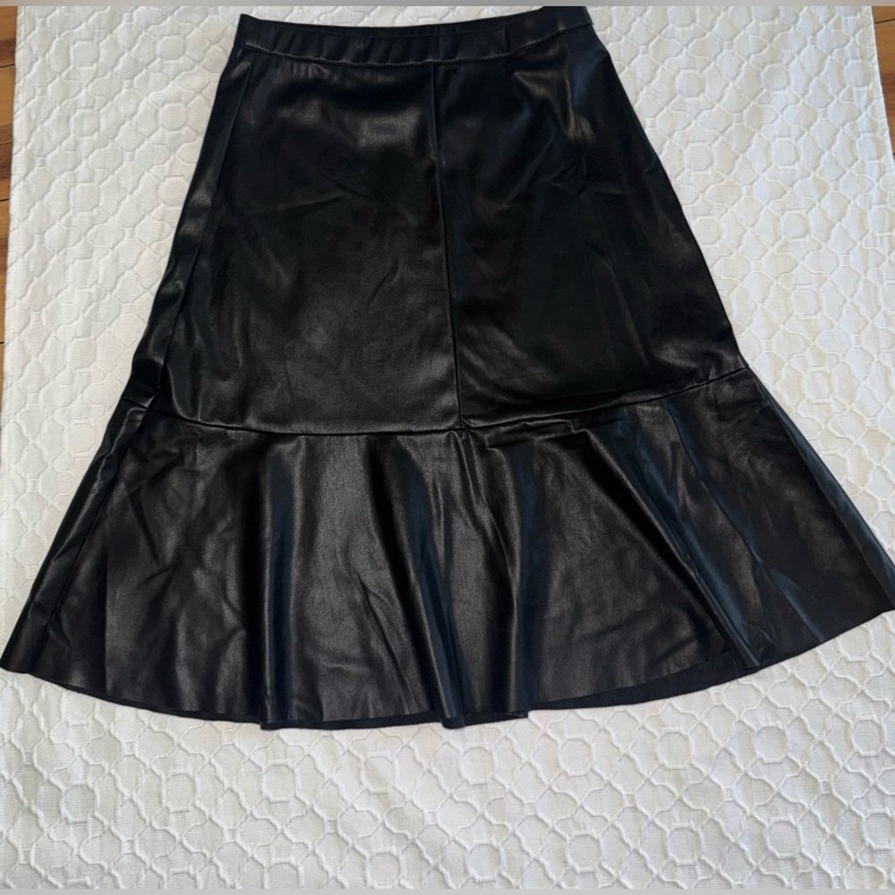 Cato Black Ruffled Trumpet Midi Skirt